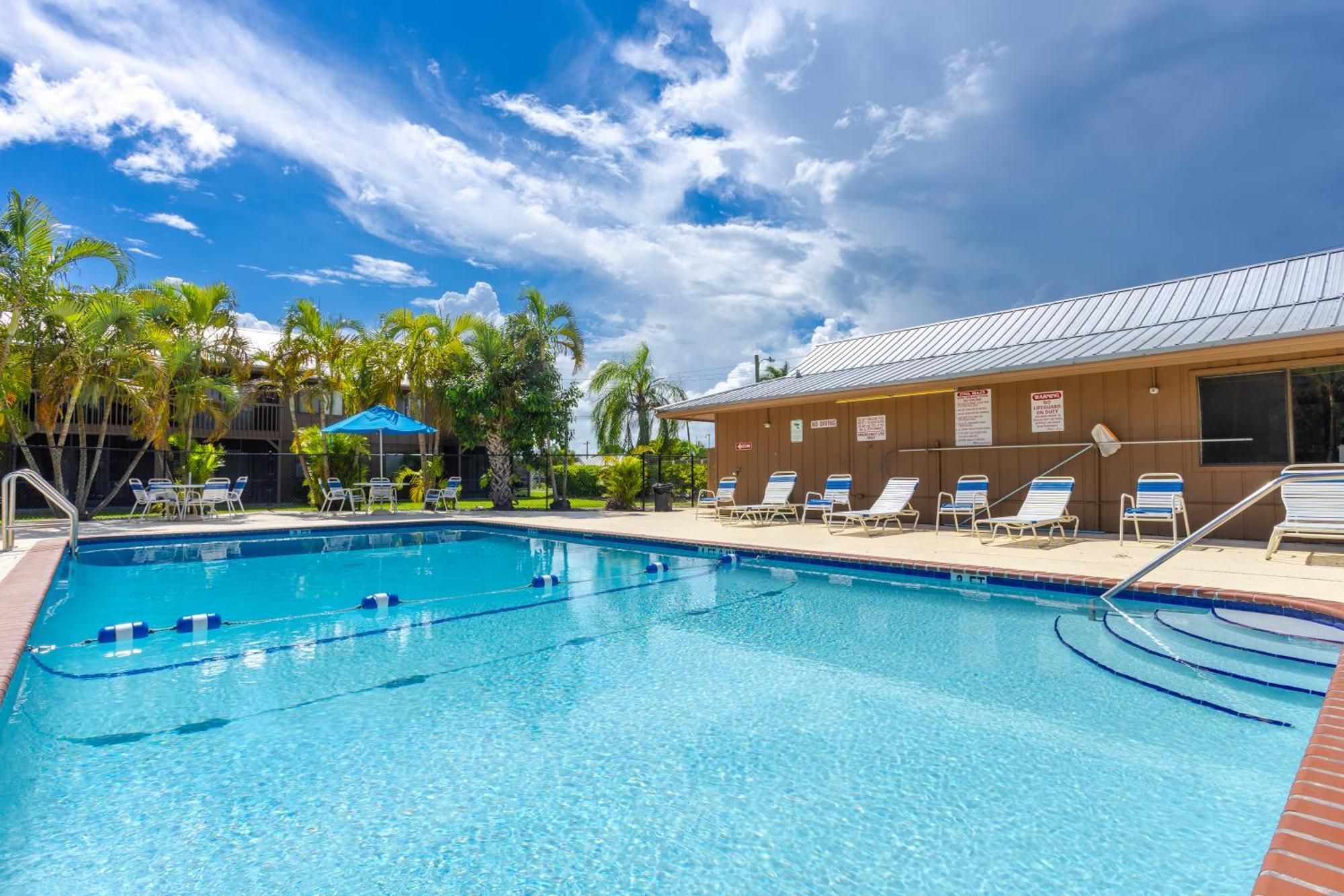 Bass & Sun Condominium 2/2 Bedroom Clewiston Exterior photo